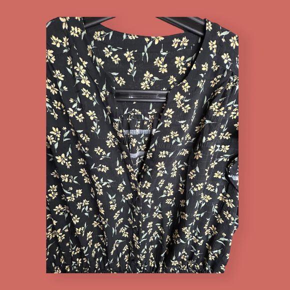 🌼 CUPSHE DITSY BUBBLE SLEEVE RUCH BUTTON FRONT DRESS SHORT SZ L - Picture 5 of 8